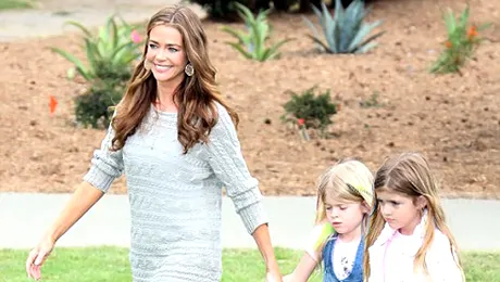 Actrita Denise Richards a adoptat un copil