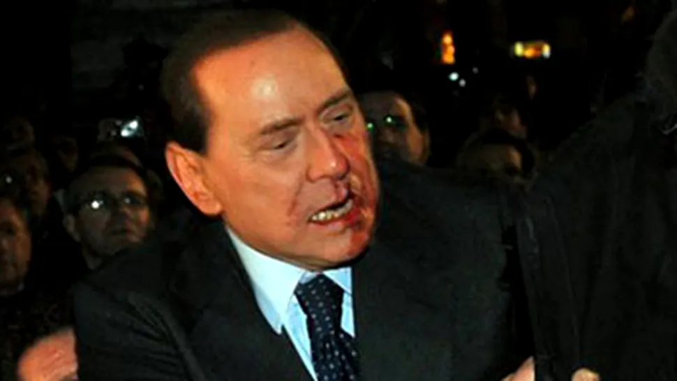 Silvio Berlusconi a ramas fara doi dinti dupa ce a fost atacat in plina strada (VIDEO)
