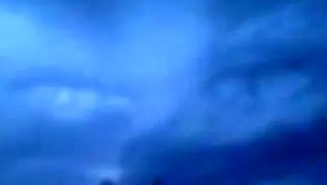 Aparitie stranie pe cerul Ucrainei! (video)