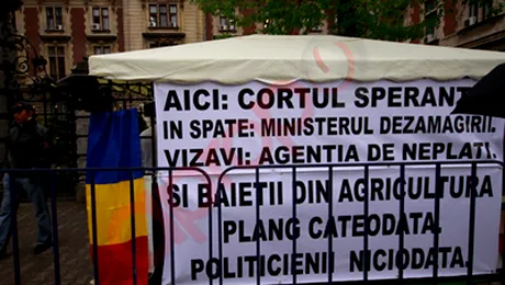 Fermierii protesteaza la Ministerul Agriculturii