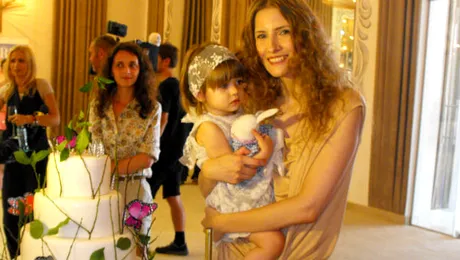 De ziua ei, Iulia Albu a primit un cameleon