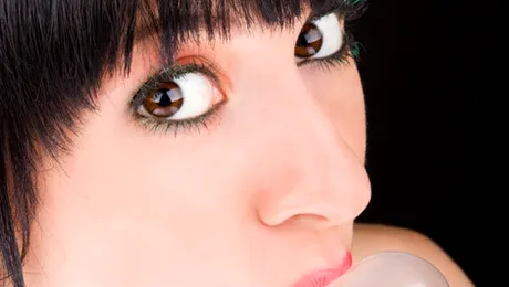 Primii oameni care au mestecat gumă