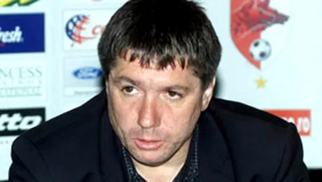 Talnar vrea un fundas si un mijlocas dreapta