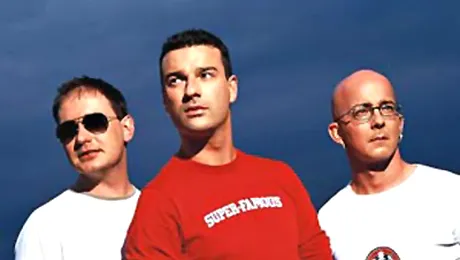 Melotron „condimenteaza” atmosfera in Spice Club!