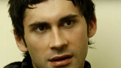 Dan Balan face afaceri dubioase cu baietii, la coltul strazii