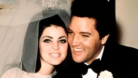 O suvita din parul lui Elvis a fost vanduta cu 18.300 de dolari