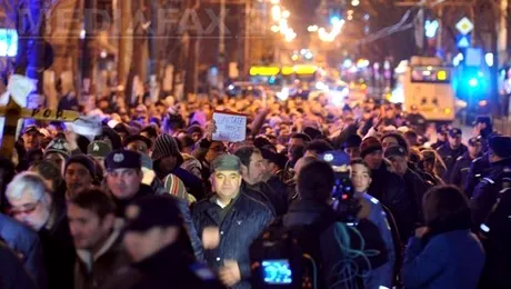 Incidente violente in Piata Universitatii, ocupata de protestatari