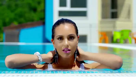 Abbi a lansat “Los Dos”, un single “caliente”, pentru indragostiti