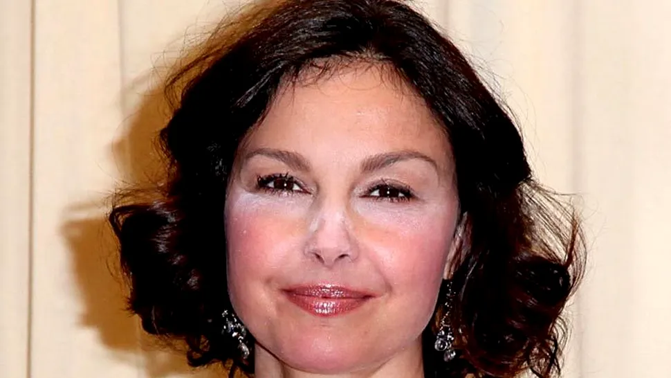 Ashley Judd, ce s-a intamplat cu machiajul tau?! (Poze)