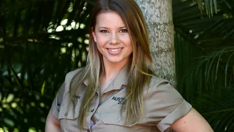 Fiica lui Steve Irwin, veste şocantă de la oficialităţi!