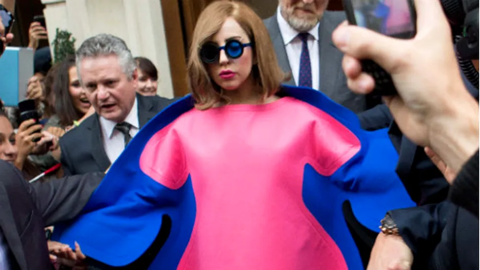 Lady Gaga, obligată să slăbească
