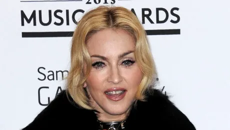 Madonna studiază Coranul