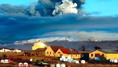 Vulcanul din Islanda si norul de cenusa, mai tari decat criza economica (Poze & Video)