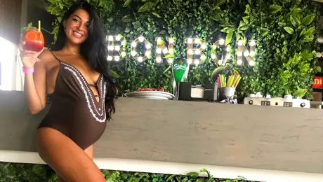 Elena Ionescu, ex Mandinga, a născut un băieţel – FOTO