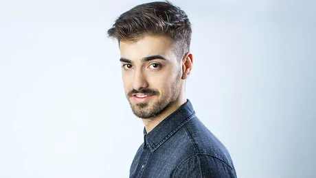 I-a venit rândul şi lui! Liviu Teodorescu susţine artiştii la debut