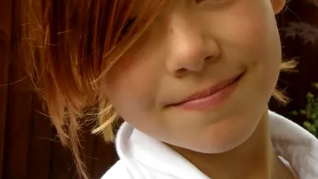 O fetita de 12 ani s-a spanzurat pentru ca era invidiata de colege