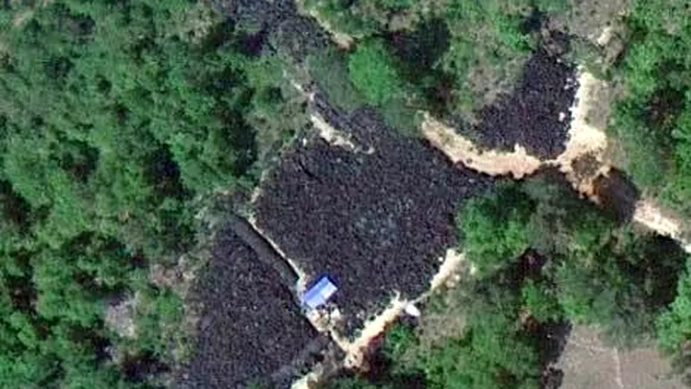 Cimitir de cauciucuri descoperit cu Google Maps