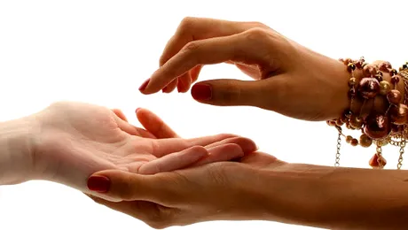 Cei mai norocoşi oameni au această linie în palmă! Te numeri printre ei?