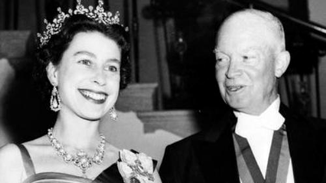 Regina Elisabeta a II-a cu Dwight Eisenhower (presedinte SUA: 20 ianuarie 1953 - 20 ianuarie 1961)