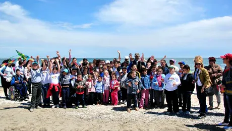 Un designer român sprijină copiii cu deficienţe de vedere