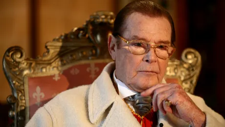 Roger Moore a fost nevoit să renunţe la băutura preferată a agentului 007