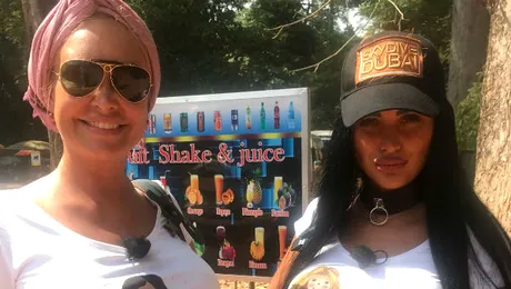 Daniela Crudu şi Vica Blochina, piese vestimentare inedite: „Cruduţa mea” / „Vica, my love”