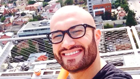 Mihai Bendeac, apartament de peste 200.000 de euro în centrul Capitalei. E dispus pe două etaje, iar priveliştea e spectaculoasă