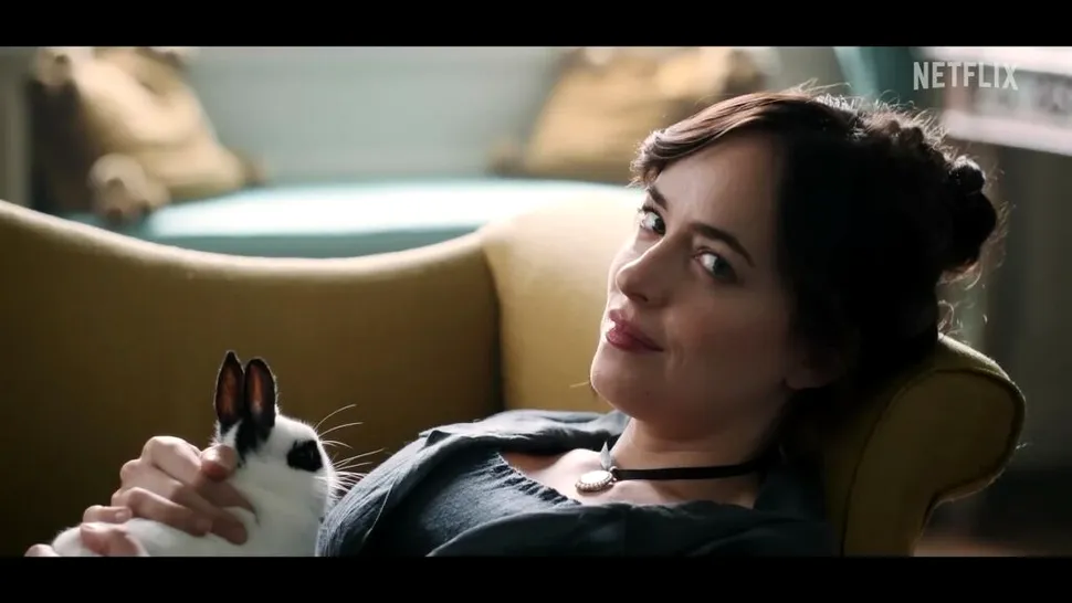 Netflix a lansat primul trailer pentru filmul „Persuasion”, cu Dakota Johnson în rol principal (Video)