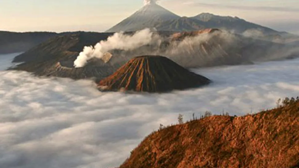 Cele mai spectaculoase fotografii ale unor erupții vulcanice (Galerie foto)