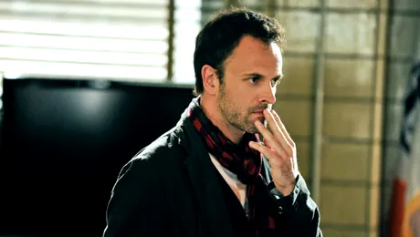 Batiatus faţă în faţă cu Sherlock Holmes