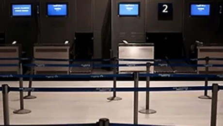 Premiera: Parisul a ramas fara aeroporturi!