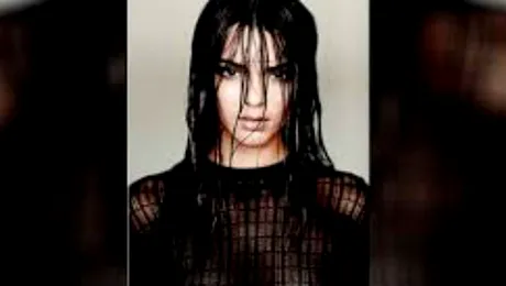 Sora mai mică a lui Kim Kardashian, în poze NSFW la doar 18 ani!