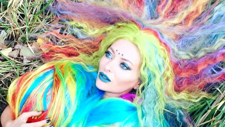 Delia, superbă în noul clip „Verde Împărat”- FOTO&VIDEO