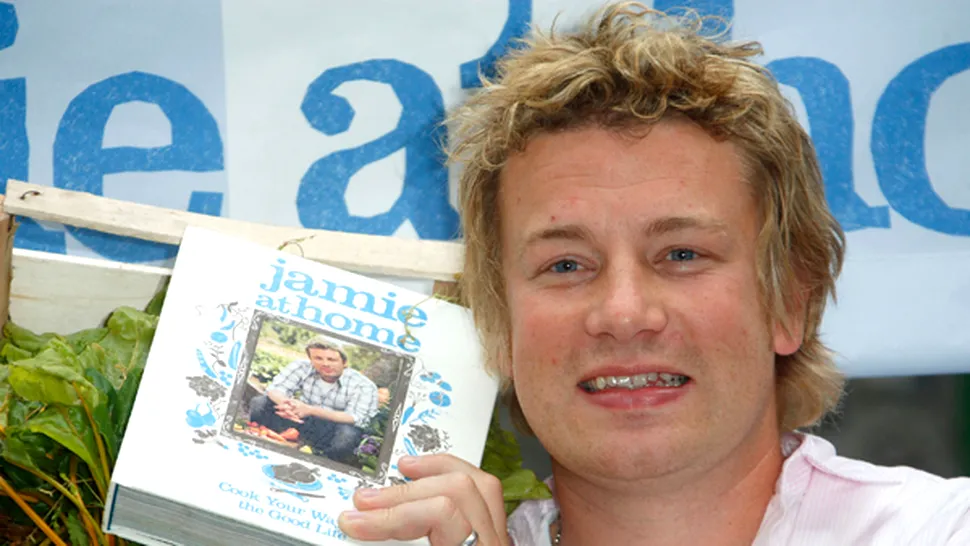 Jamie Oliver va găti pentru Brad și Angelina, de Crăciun