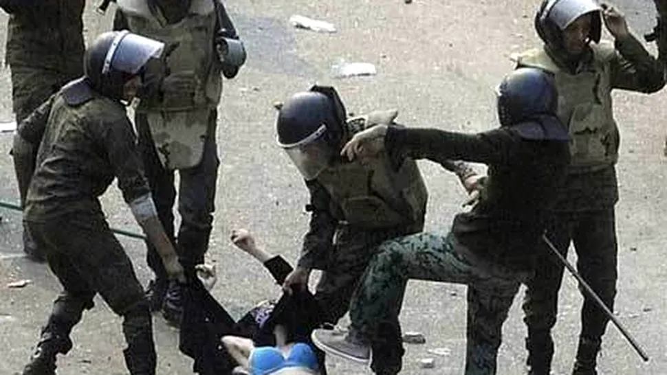 Lupte de strada la Cairo, intre armata egipteana si protestatari