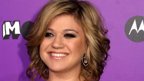 Kelly Clarkson este însărcinată