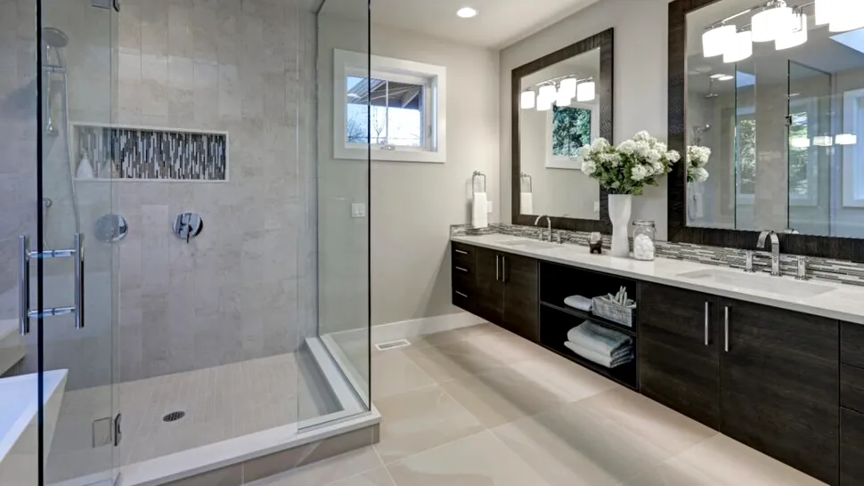 Organizarea spațiului în baie: 5 sfaturi esențiale pentru a crea o atmosferă armonioasă și relaxantă