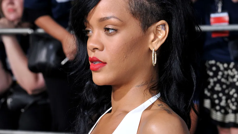 Ce reguli le impune Rihanna angajaților ei