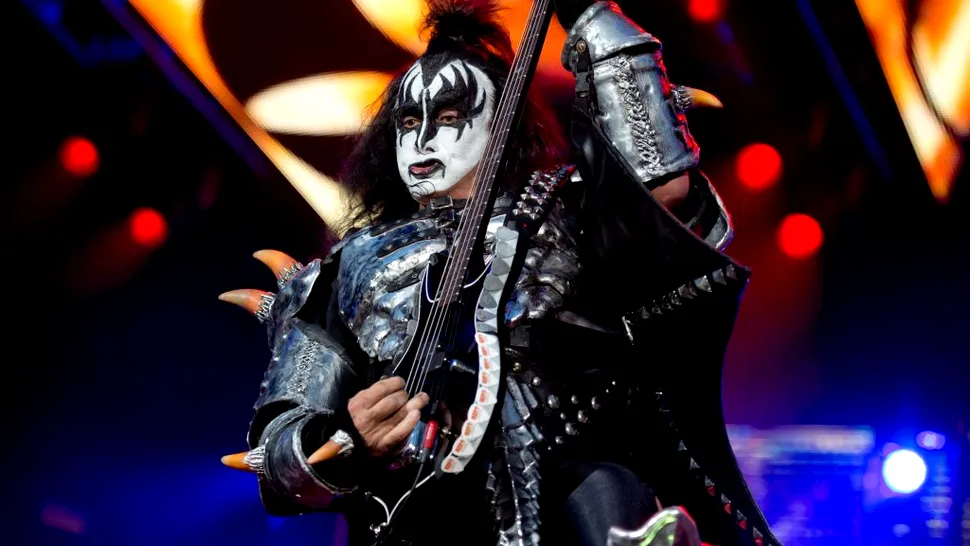 Trupa Kiss şi-a anulat cele 12 concerte la Zappos Theater din Las Vegas, după ce un membru al echipei a murit din cauza Covid-19
