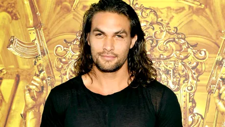 Cum arată Jason Momoa în rolul super eroului Aquaman