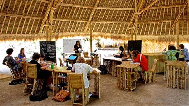 Scoala verde din Bali