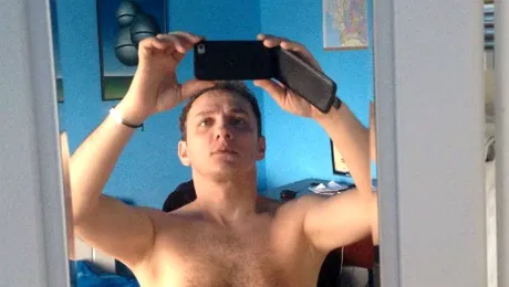 Mihai Trăistariu, în chiloți pe internet (Poze)