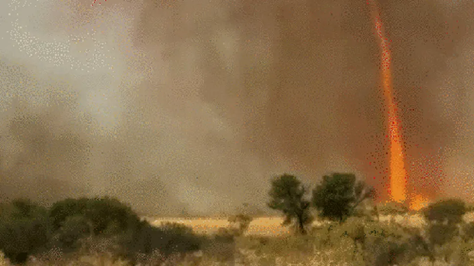 Tornadă de foc, filmată în Australia (Video)