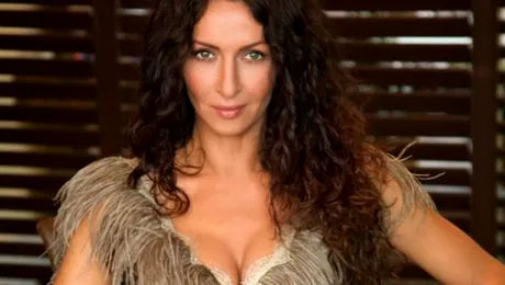 Mihaela şochează din nou: „Jeez, am 45 de ani şi dimineaţă am avut un iaurt, un orgasm şi două ouă. Fierte!”