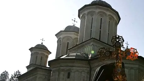 Moastele Sfantului Nectarie au fost furate din Manastirea Radu Voda