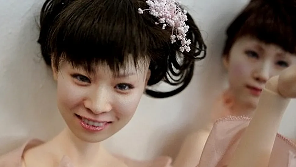 Miresele japoneze înlocuiesc albumele de nuntă cu păpuși 3D 