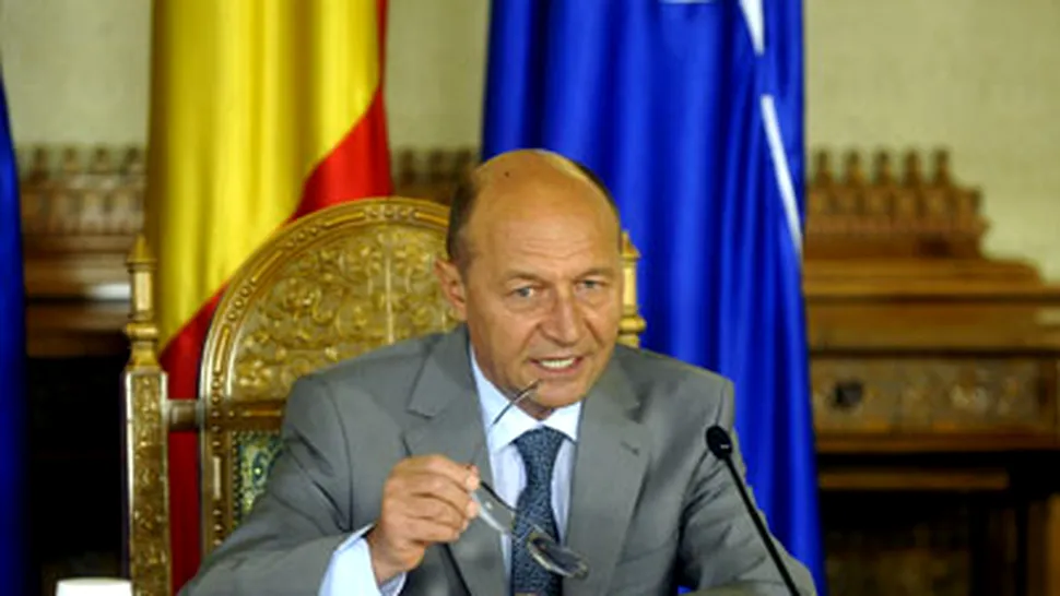 Traian Basescu candideaza ca independent la Presedintie