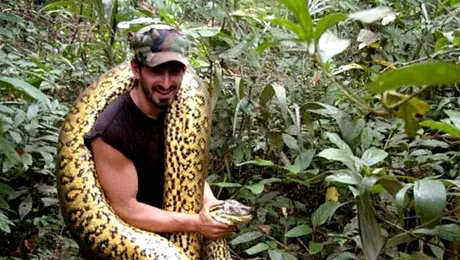 Experiment inedit: Se va lăsa mâncat de viu de un șarpe anaconda VIDEO