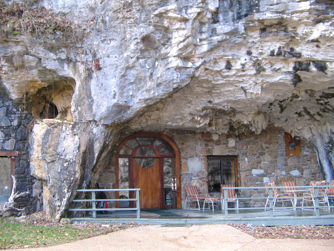 Beckham Creek Cave Lodge, Parthenon, Arkansas