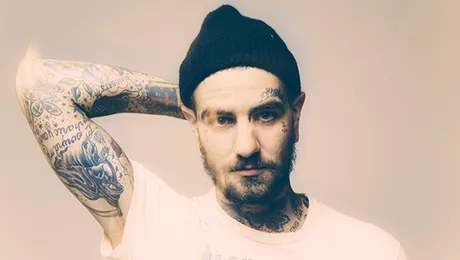 „Sunburns”, noul single lansat de Fences